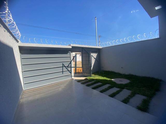 #2120 - Casa para Venda em Aparecida de Goiânia - GO - 2