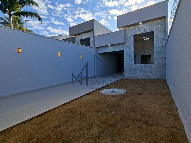 #2140 - Casa para Venda em Aparecida de Goiânia - GO - 1
