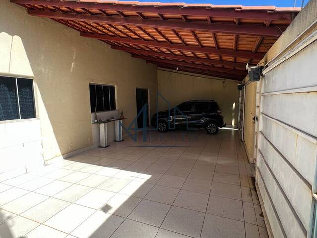 #2158 - Casa para Venda em Goiânia - GO - 1