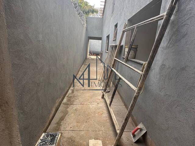 #2166 - Casa para Venda em Aparecida de Goiânia - GO - 3