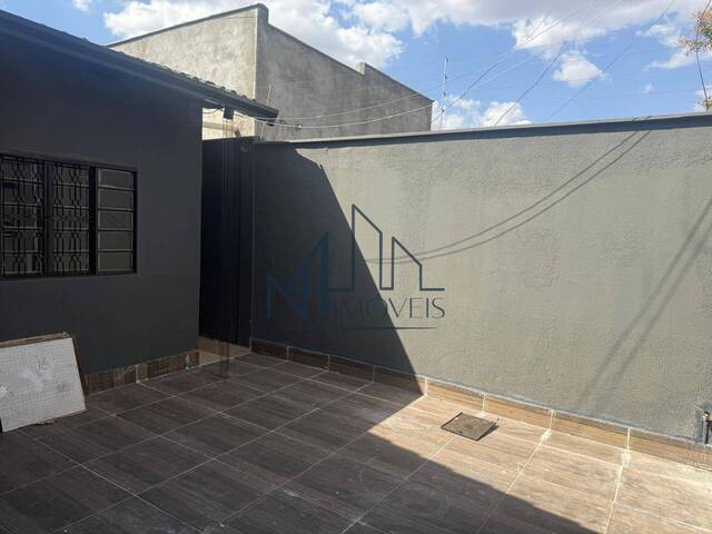 #2203 - Casa para Venda em Goiânia - GO - 2