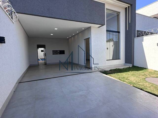 #2215 - Casa para Venda em Aparecida de Goiânia - GO - 2