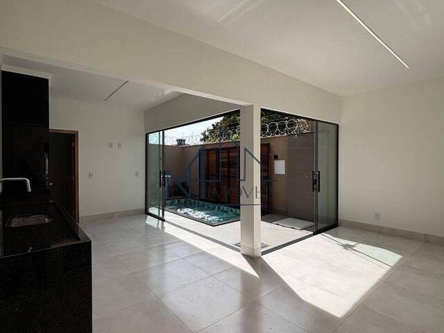 #2219 - Casa para Venda em Aparecida de Goiânia - GO - 3