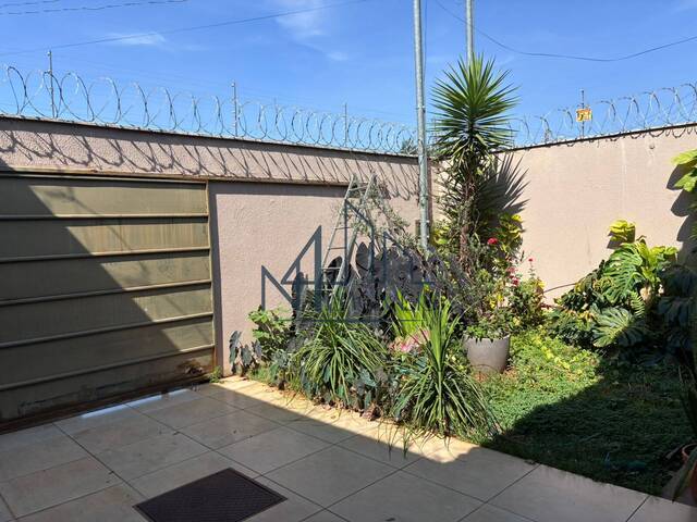 #2258 - Casa para Venda em Aparecida de Goiânia - GO - 3