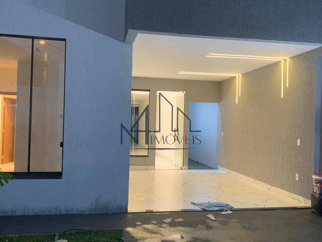 #2360 - Casa para Venda em Aparecida de Goiânia - GO - 2