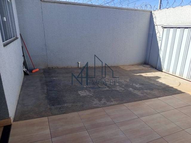 #2420 - Casa para Venda em Aparecida de Goiânia - GO - 2