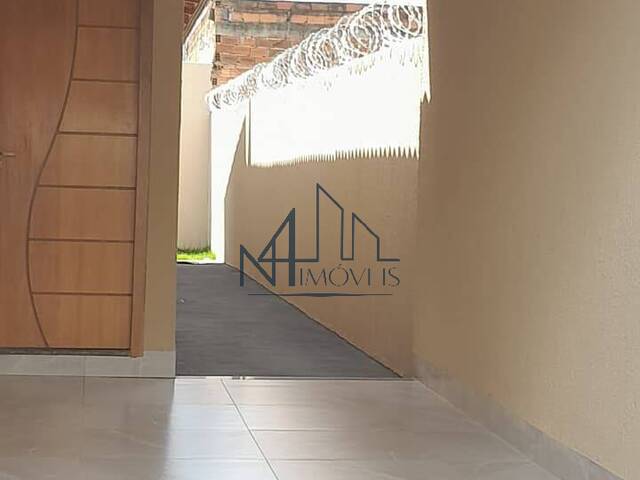 #2571 - Casa para Venda em Aparecida de Goiânia - GO - 3